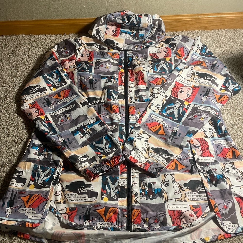 North Face Women LG Flyweight Hoodie Windwall Jacket Glamping Comic Strip RARE!